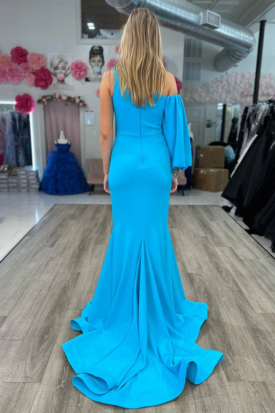 Vestido de fiesta de sirena asimétrico con abertura